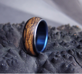 Деревянное кольцо с титаном Brarum